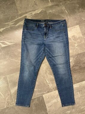 Mossimo Supply Co. Women’s Mid-Rise Jegging